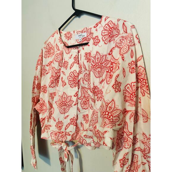SAUNDERS COLLECTIVE Red Floral Long Sleeve Button Front Tie Waist Fredrique Top - Picture 7 of 11